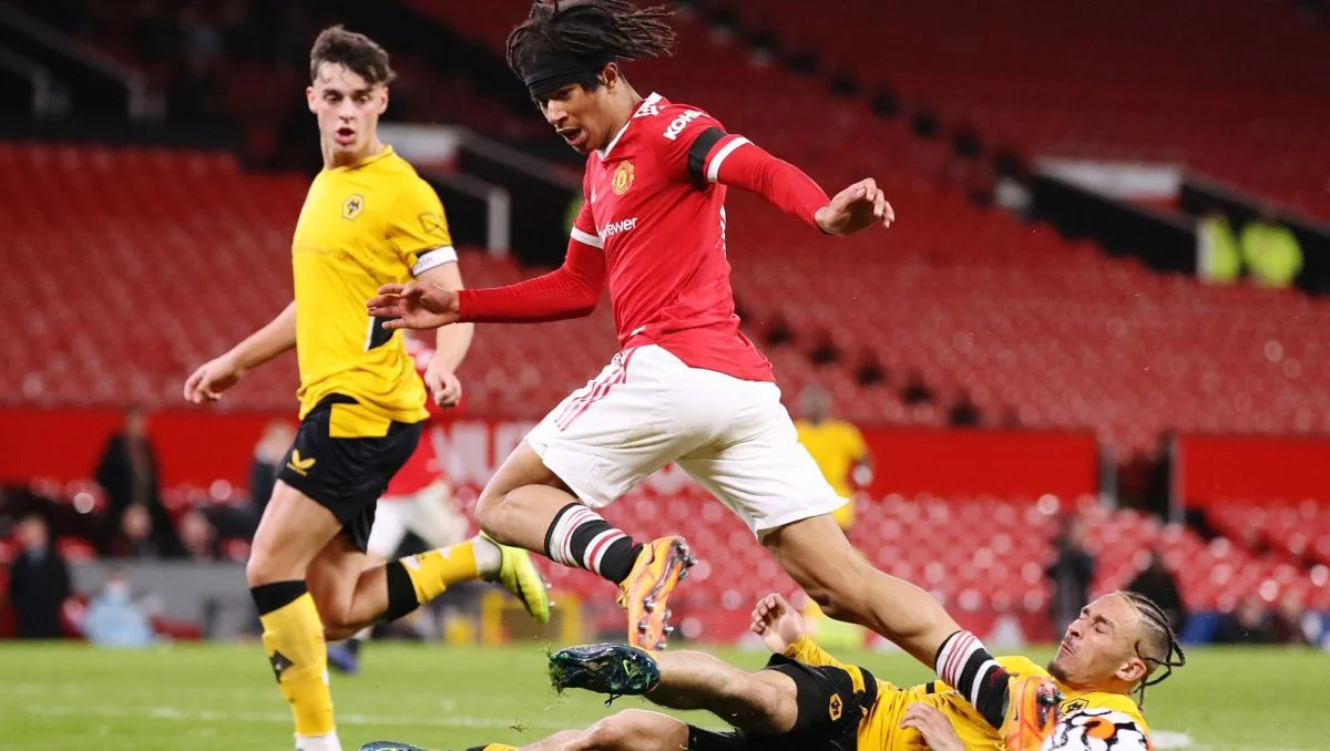 Максимилиан Ойеделе (в форме МЮ) / Getty Images