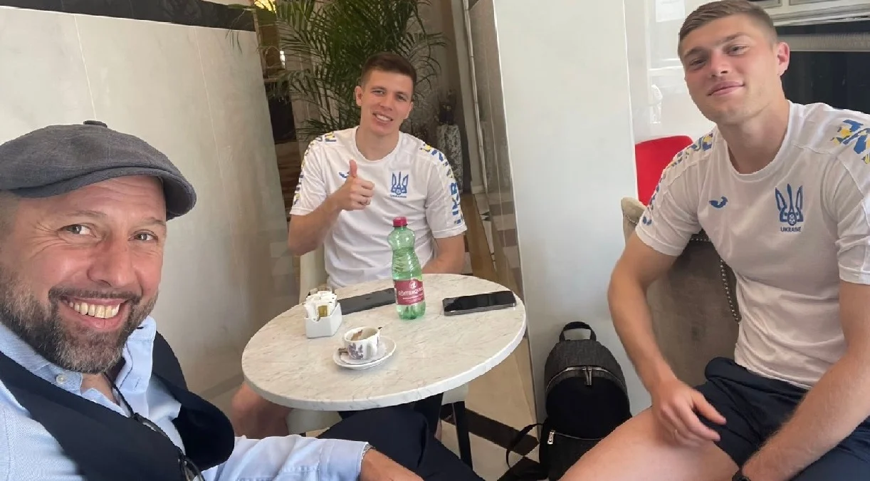 Игор Йовичевич в компании со своими подопечными – Александром Пихаленком и Артемом Довбиком / СК Днепр-1