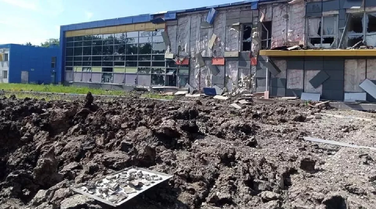 Тренувальний центр Металіста 1925 після влучання російської ракети / ФК Металіст 1925