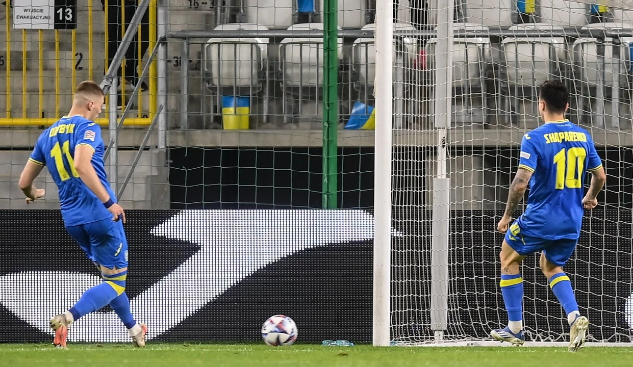 Довбик зрівнює, але не більше / УЄФА