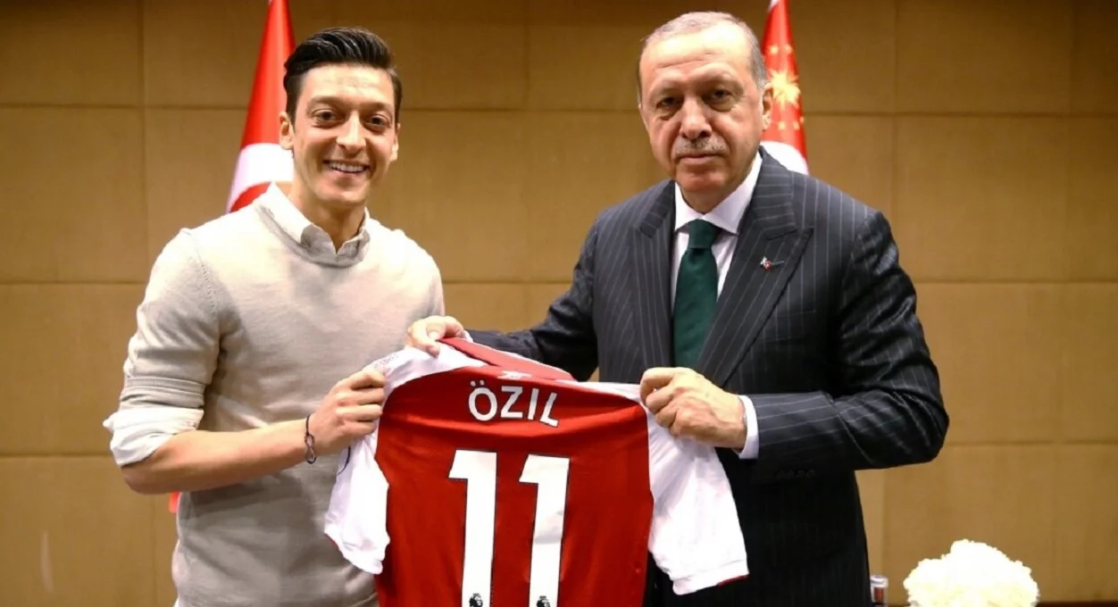 Озіл з президентом Туреччини Ердоганом / Reuters