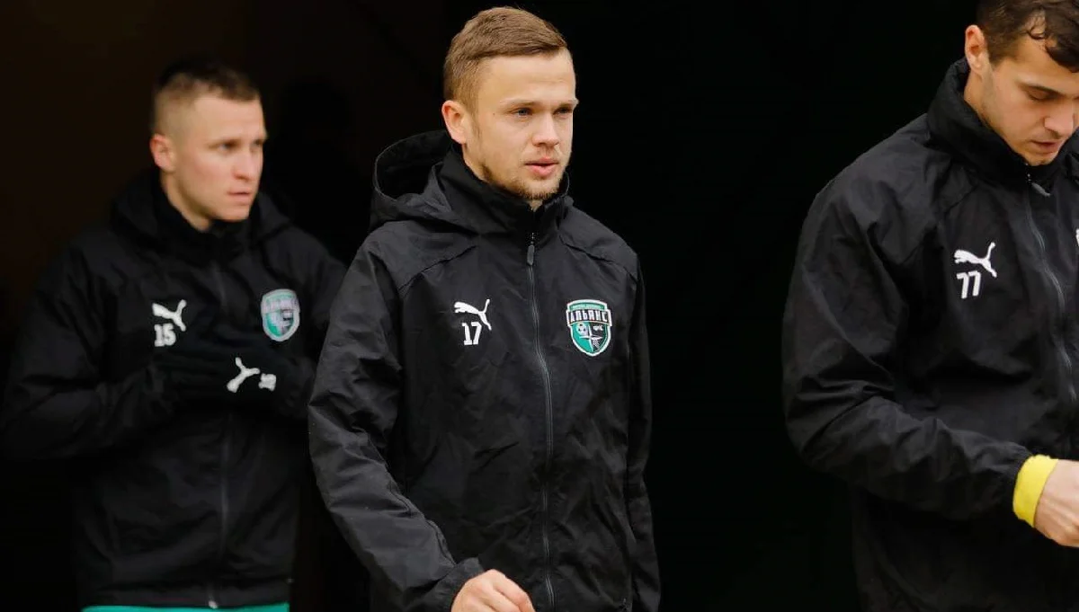 Ян Осадчий (в центре) / ФК Альянс