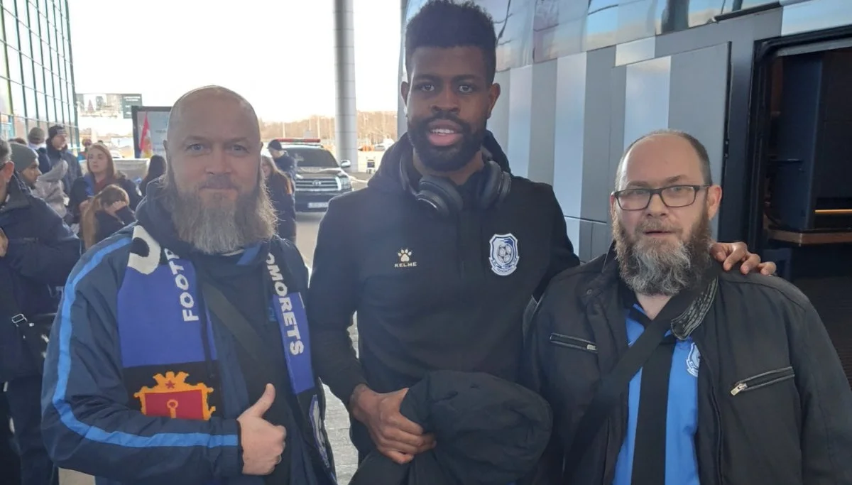 Манджрекар Джеймс (в центре) / Фото из соцсетей