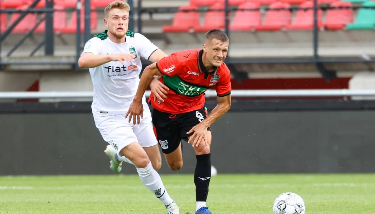 Миккел Дуэлунд (справа) / Неймеген