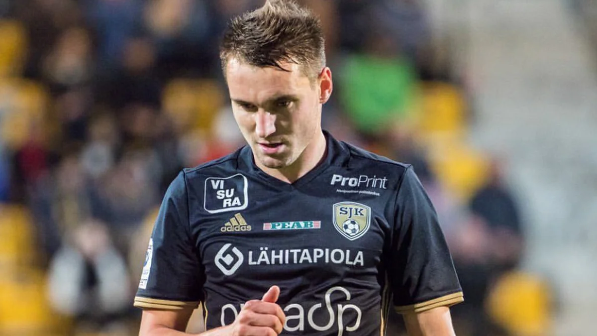 Денис Олійник / фото ФК Сейнайокі