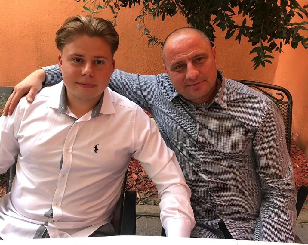 школьников