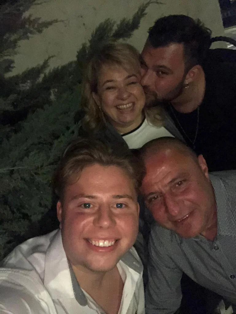 школьников школьников