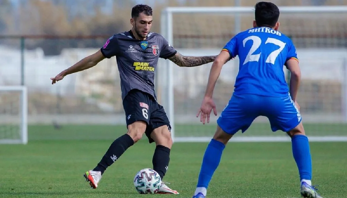 Алан Аусси (слева) / ФК Верес