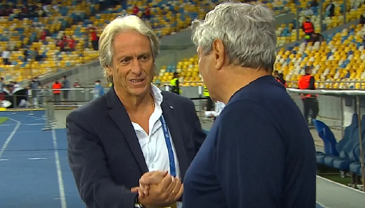 Жорже Жезуш и Мирча Луческу / Стоп-кадр с матча