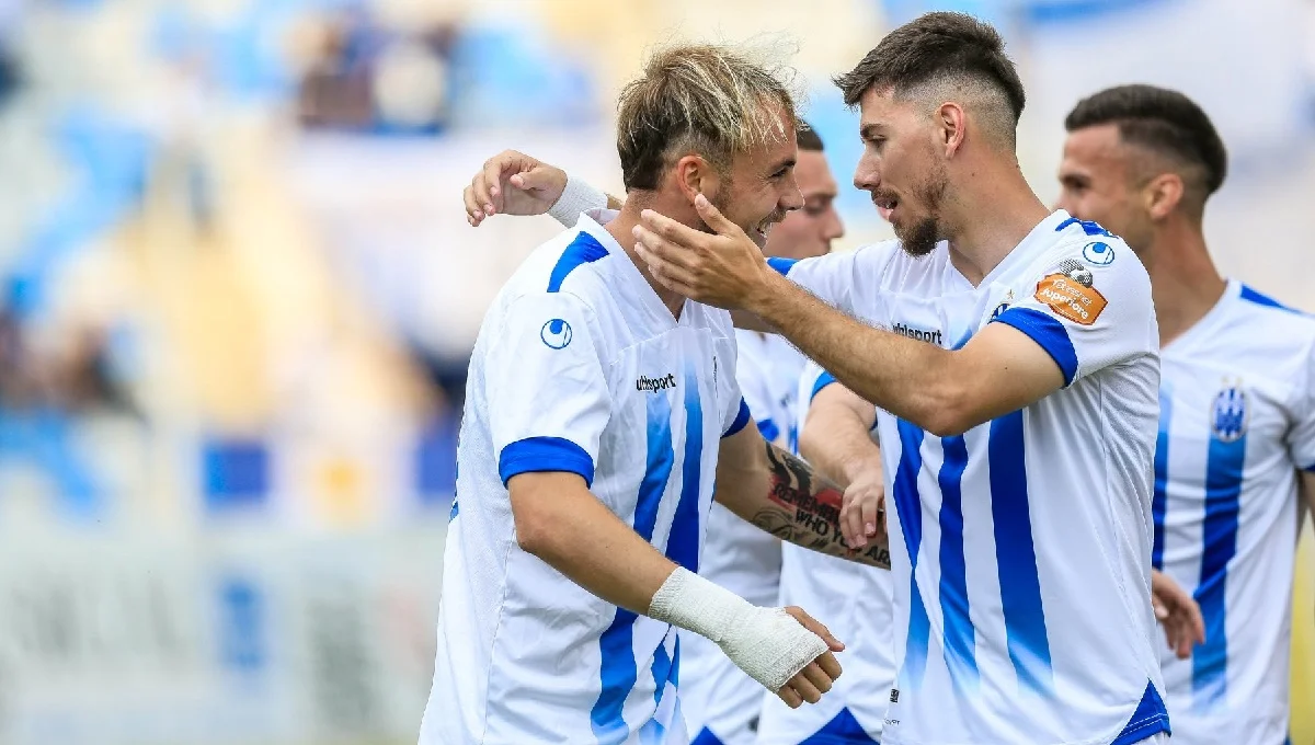 Эннур Тотре (справа) / ФК Тирана