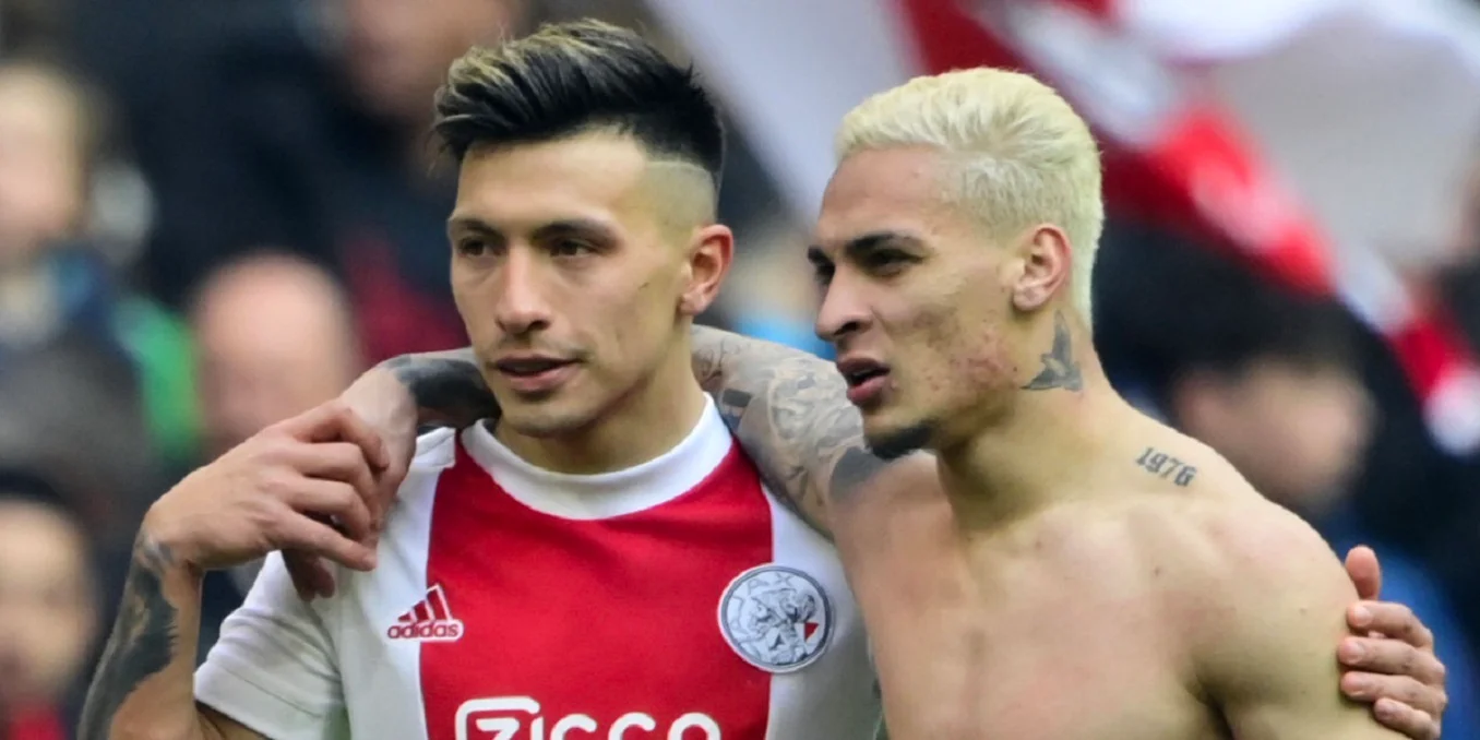 Лисандро и Антоний в Ajax / Reuters