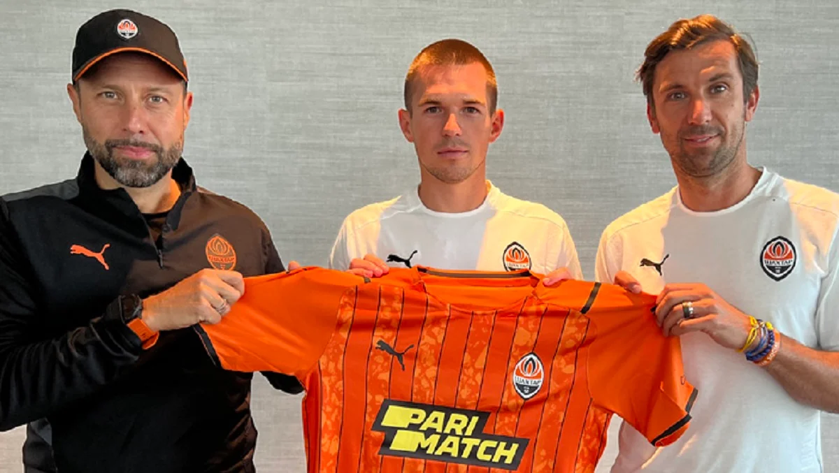 Богдан Михайліченко (посередині) / фото: Шахтар