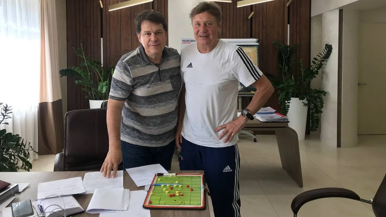 Сергій Шевченко (праворуч) почав співпрацювати з окупантами / ТГ-канал: Pro Kherson