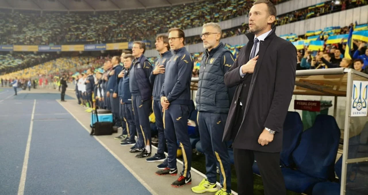 Андрій Шевченко з тренерським штабом збірної України / фото з відкритих джерел