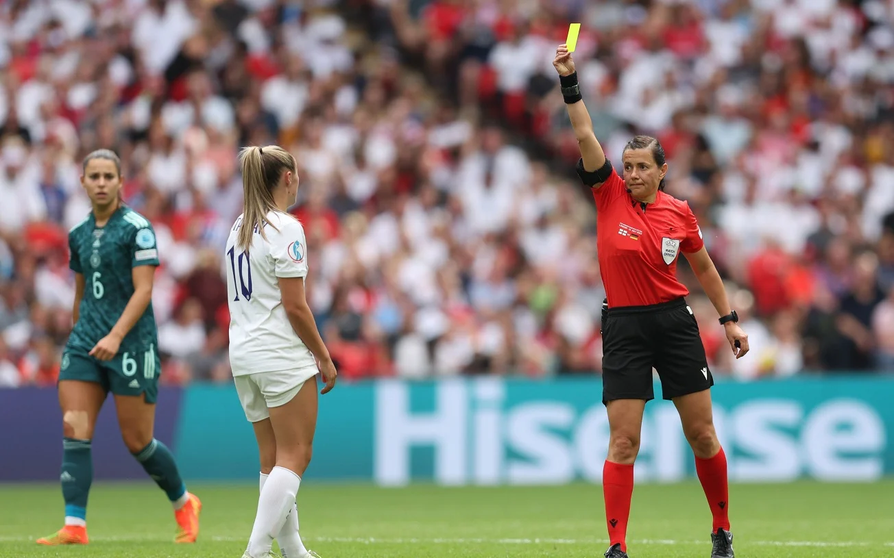 Монзуль показывает желтую Стенвэй / Getty Images