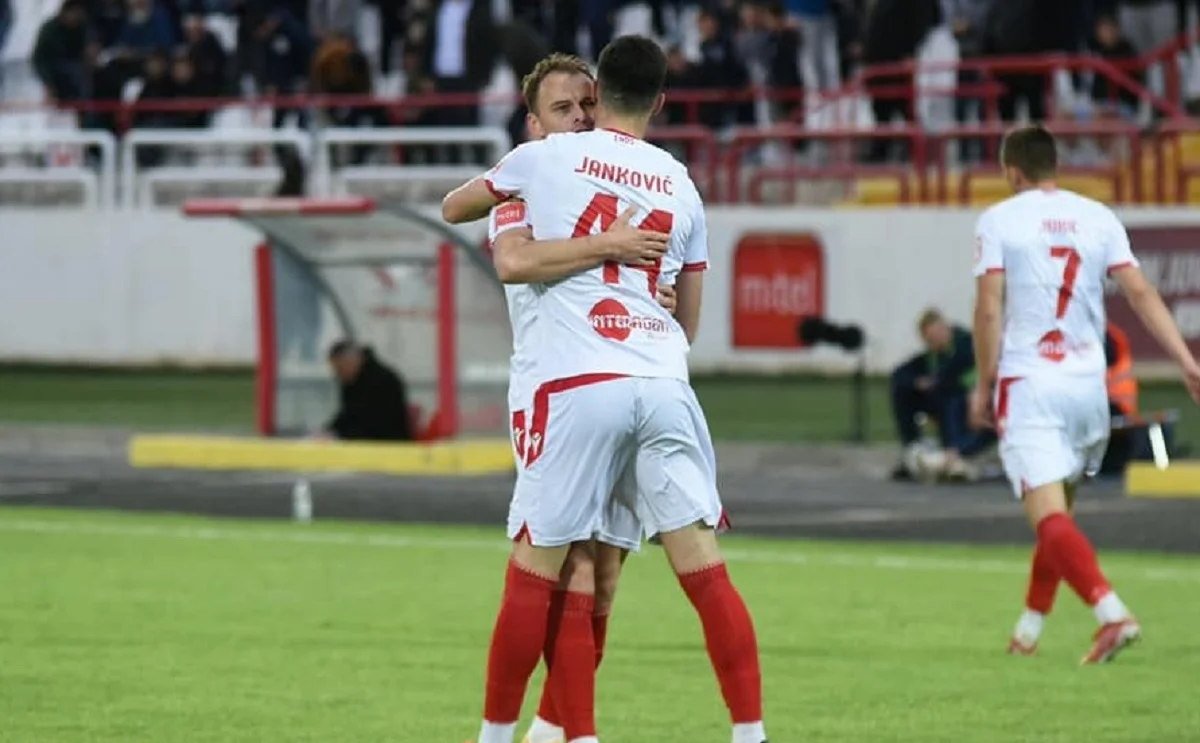 Ніко Янковіч приймає вітання