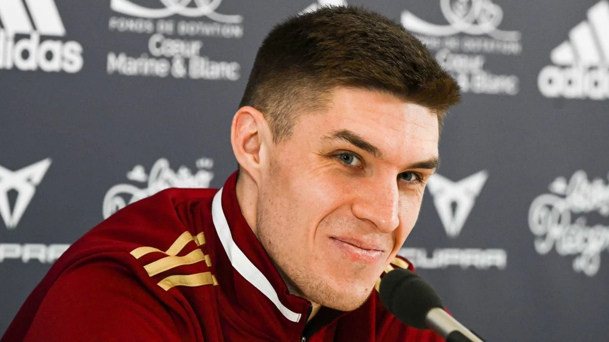 Даниил Игнатенко / lookcharms