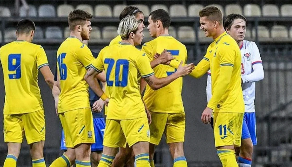 Михаил Мудрик (№20) в молодежной сборной Украины / УАФ