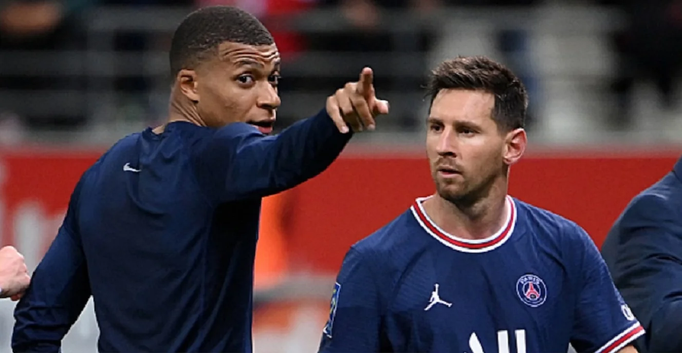 Мбаппе и Месси / AFP