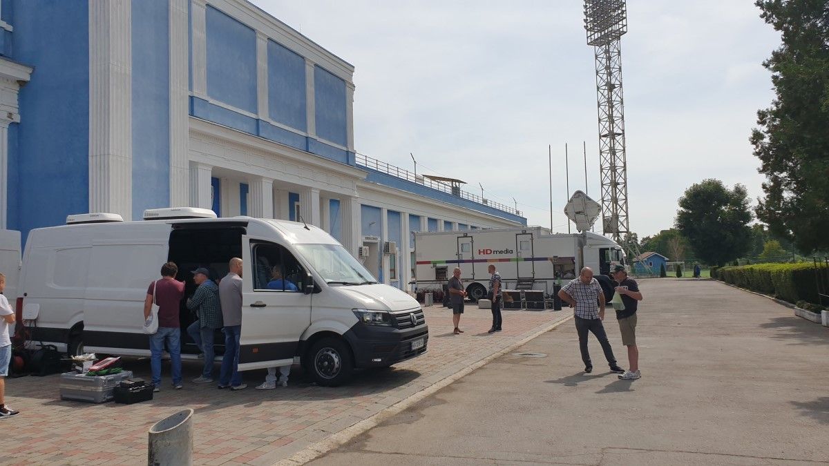 Setanta і "1+1 медіа" удвох прибули транслювати матч УПЛ / соцмережі