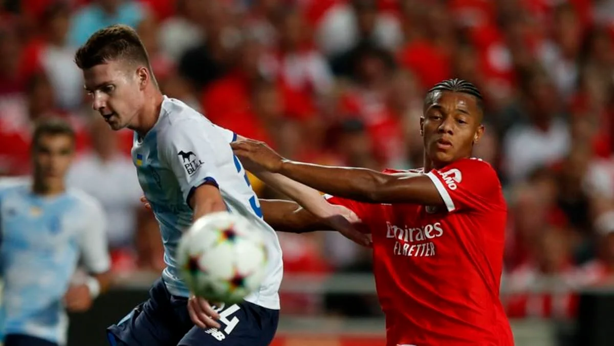 Сирота "продає" Бущана / Фото з відкритих джерел