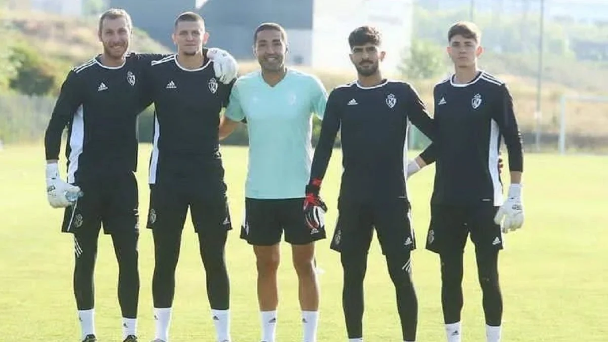 Микита Федотов (другий ліворуч) / Instagram