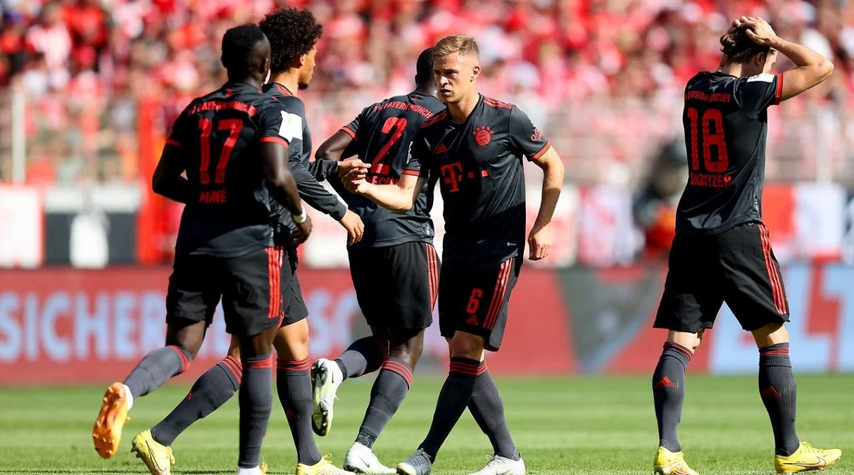 Отчаяние Баварии после гола Униона / AFP