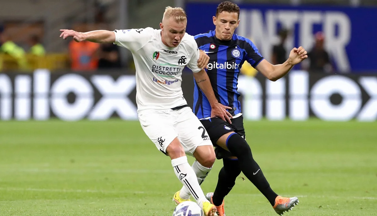 Виктор Коваленко (слева) / ФК Специя