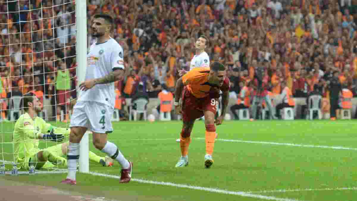Ікарді у дикій грі дебютував за Галатасарай – гол з 25 метрів, самостріл і бійка, яка призвела до польового на воротах