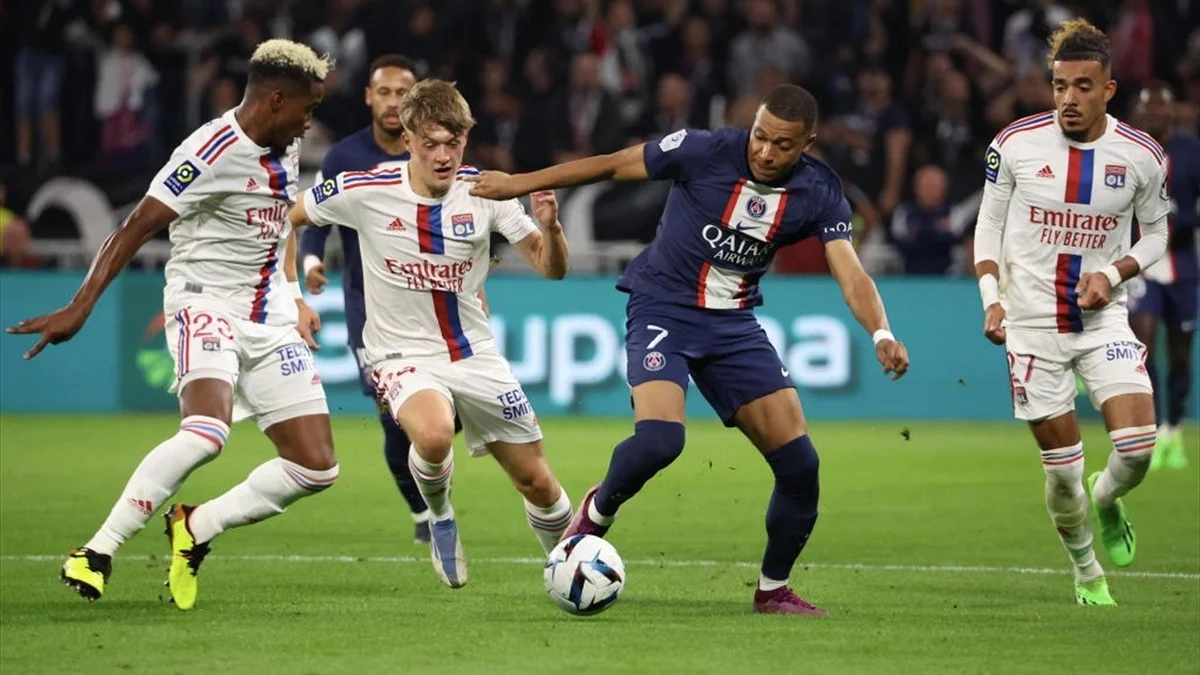 Мбаппе у матчі Ліон – ПСЖ / Getty Images