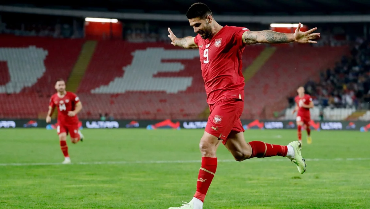 Митрович принес Сербии победу над Швецией / Getty Images