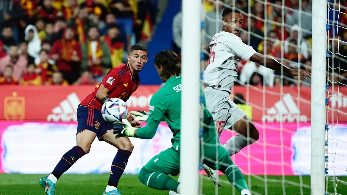 Противостояние Испании и Швейцарии / Twitter "Фурии Рохи"