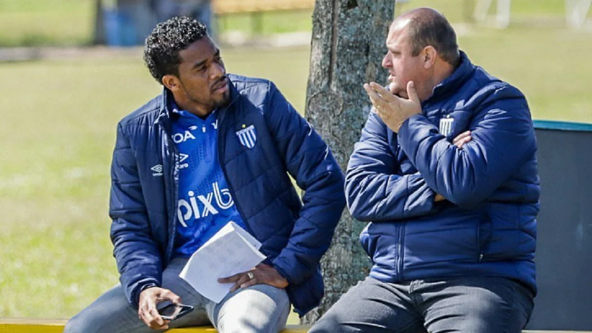 Бетао (слева) / фото: Аваи