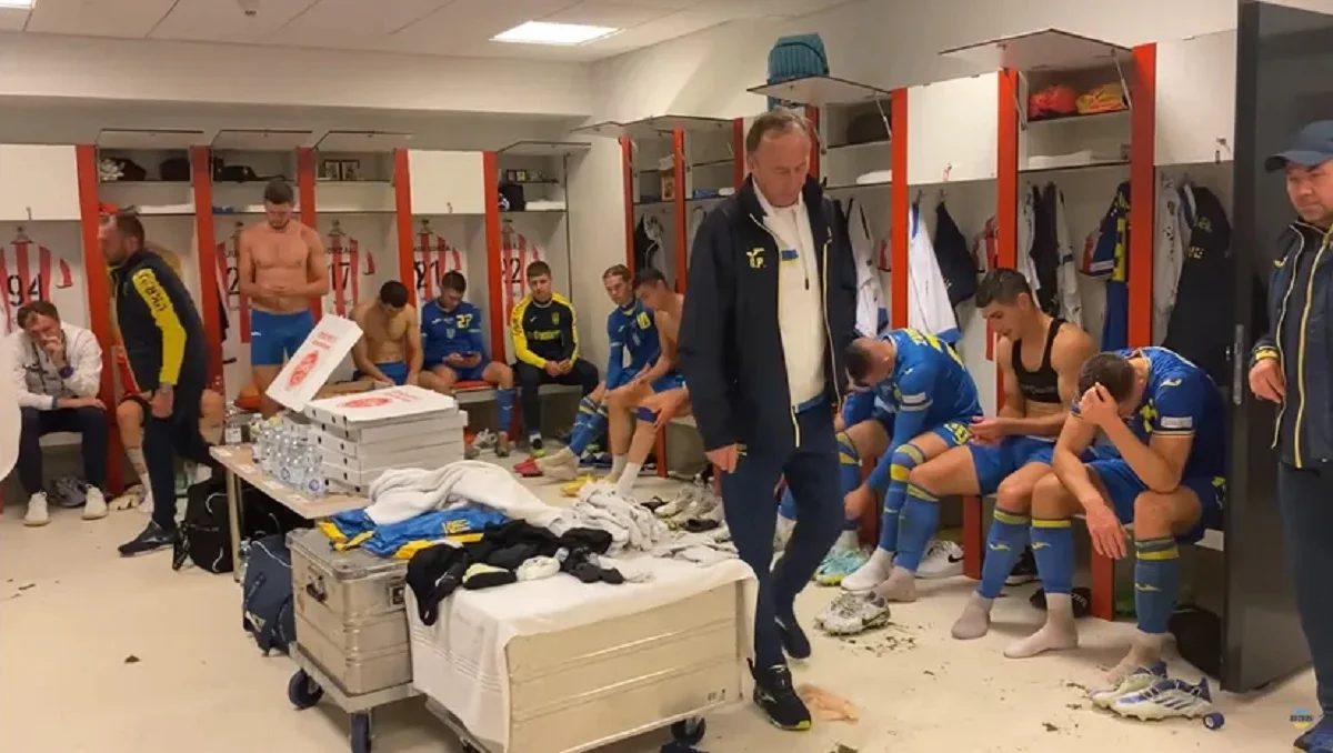 Олександр Петраков у роздягальні / Скріншот ВЗБІРНА