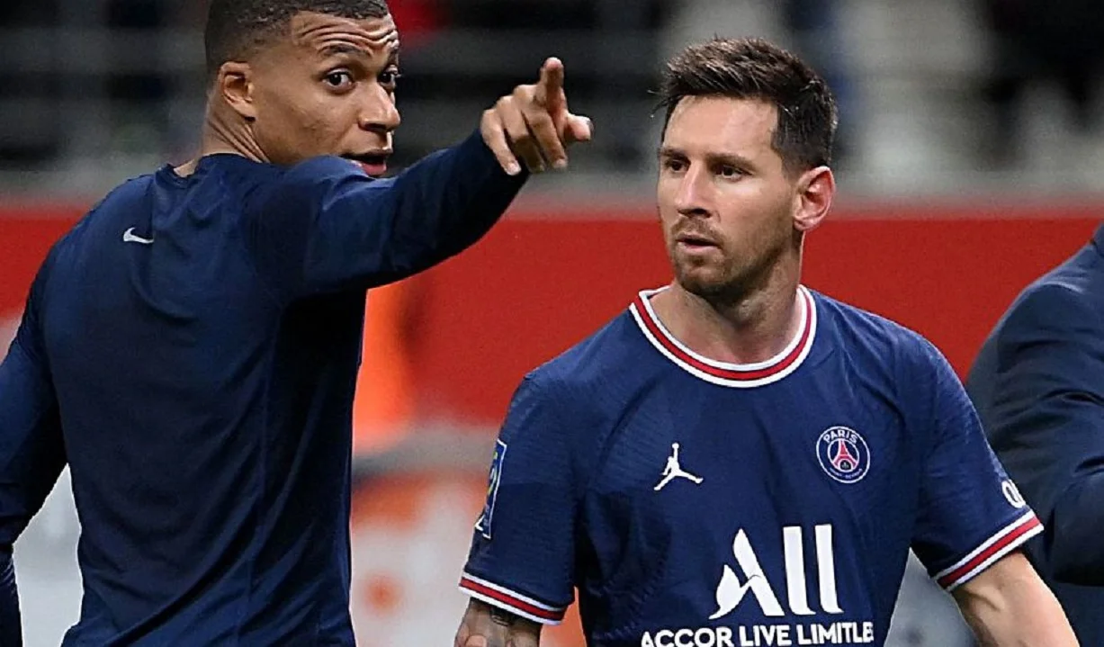 Мбаппе и Месси / AFP