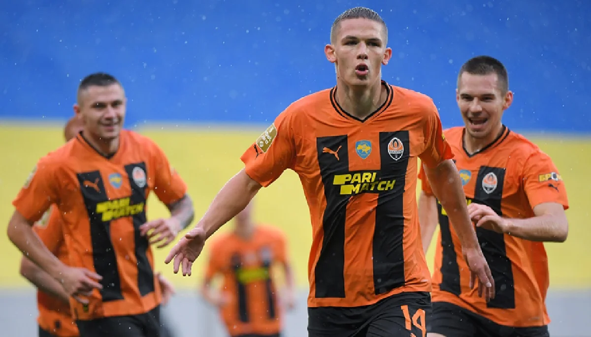 Данило Сікан (в центрі) / ФК Шахтар