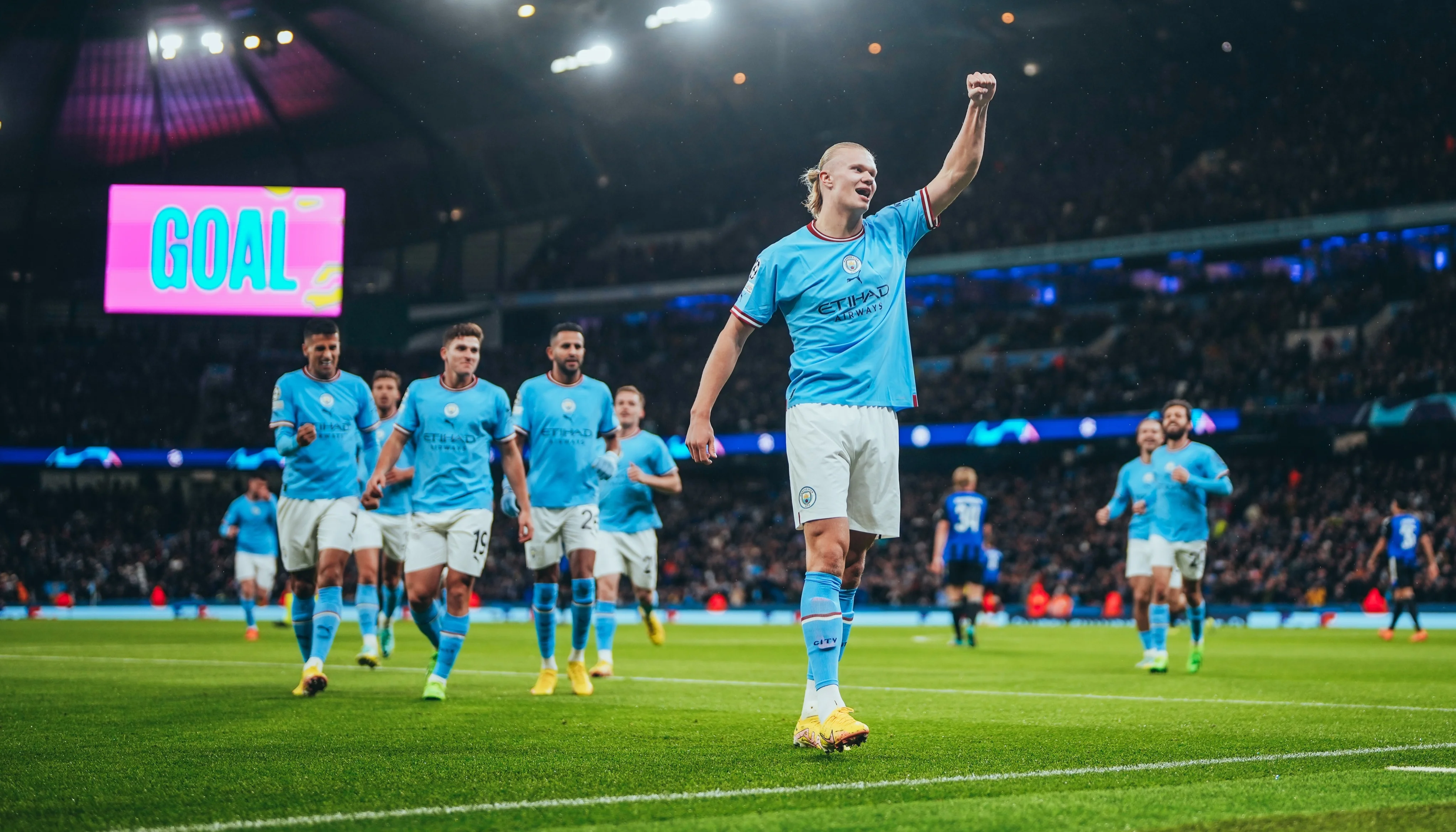 Холанд штампує голи / Man City