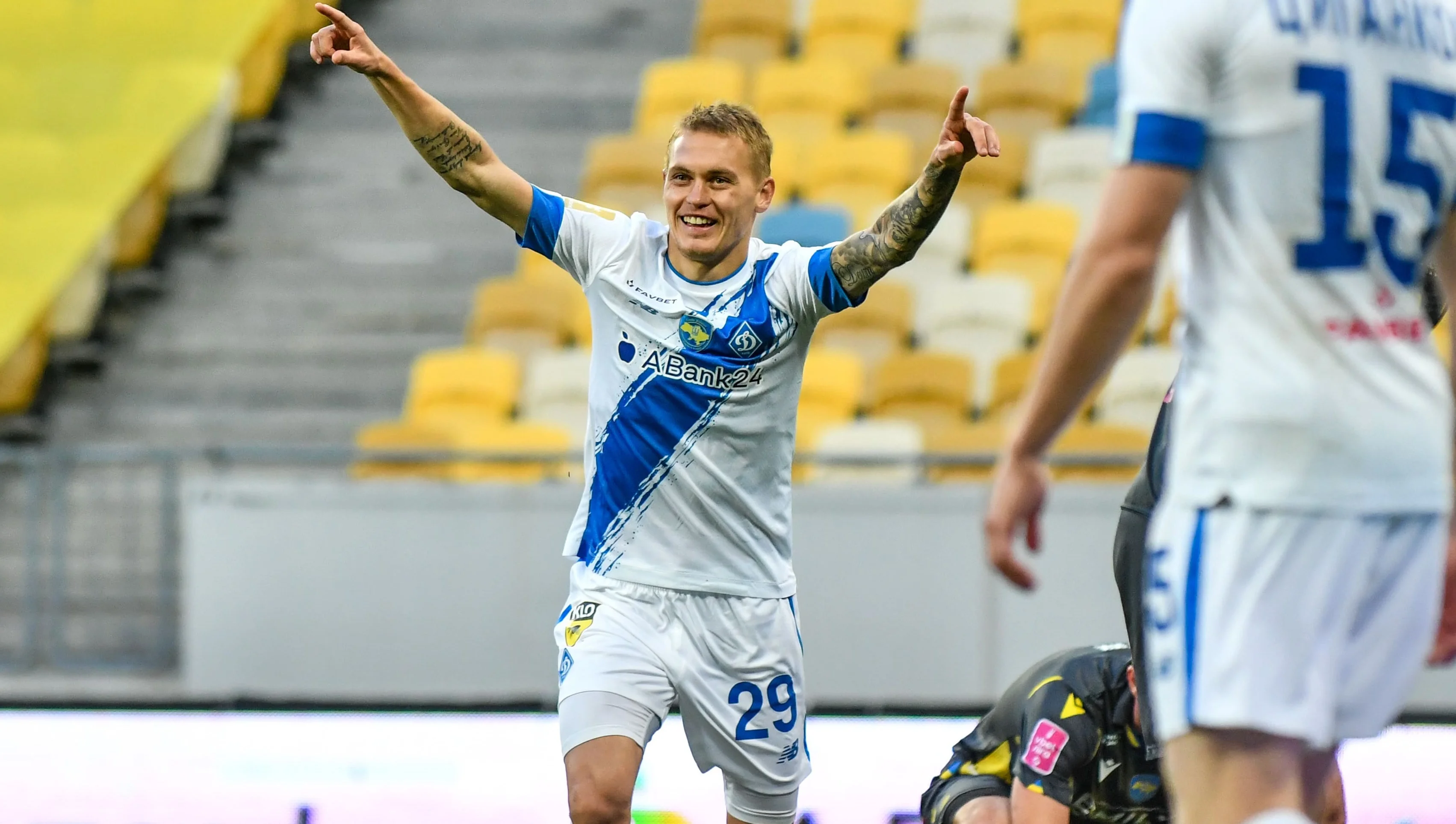 Буяльский – автор дубля / Динамо