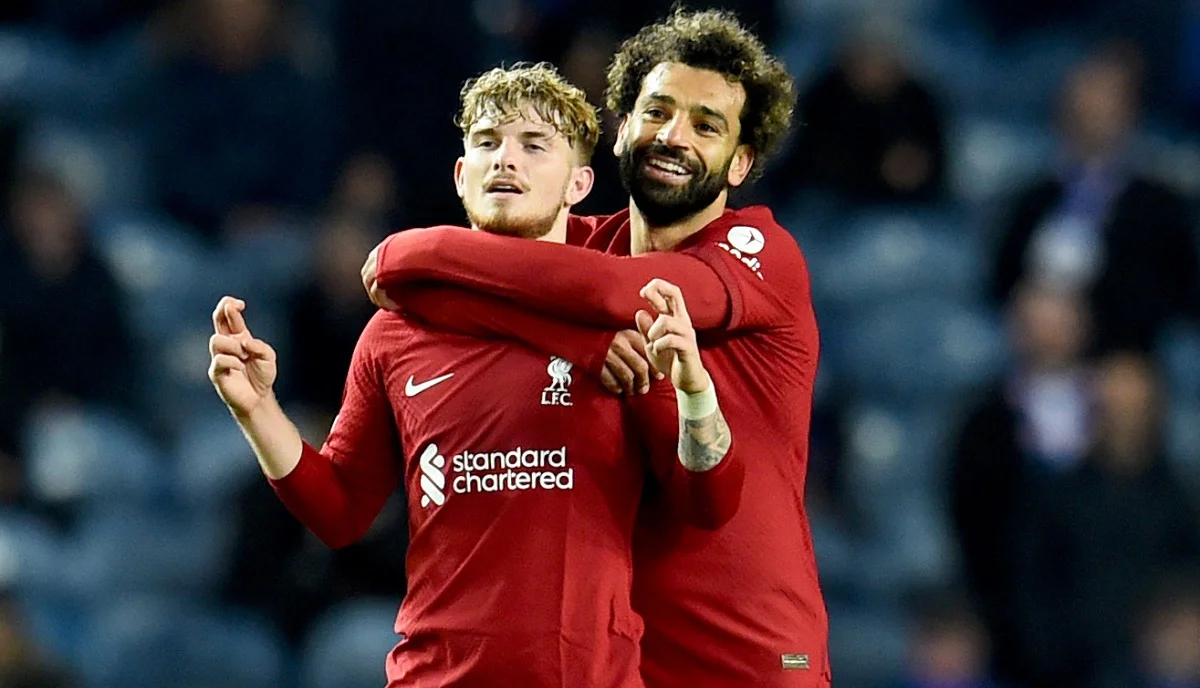 Харві Елліот в обіймах Мохамеда Салаха / ФК Ліверпуль