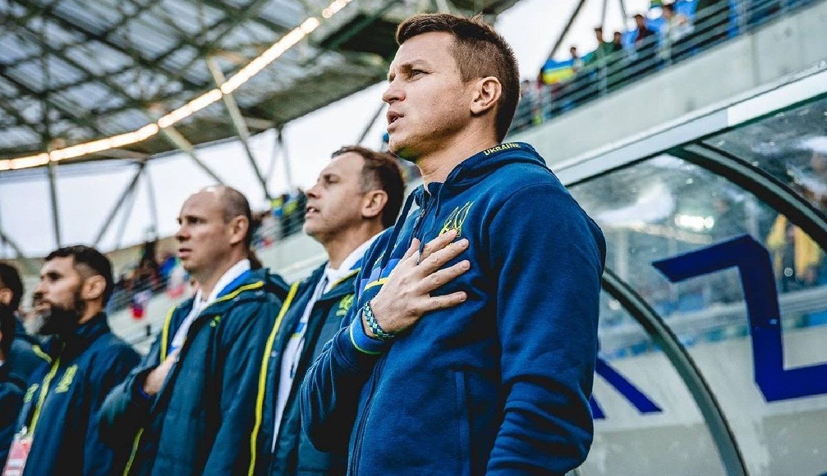 Руслан Ротань с тренерским штабом сборной Украины U-21 / УАФ