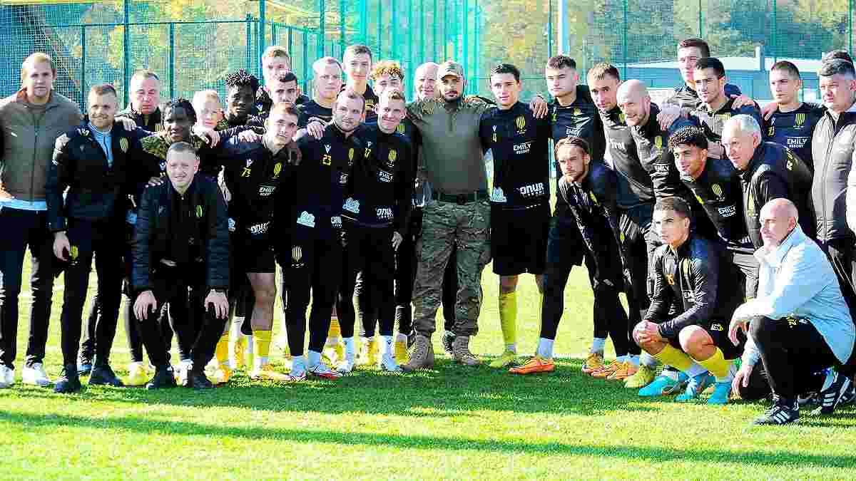 Защитник "Азовстали" посетил тренировку Руха – клуб взял его на реабилитацию