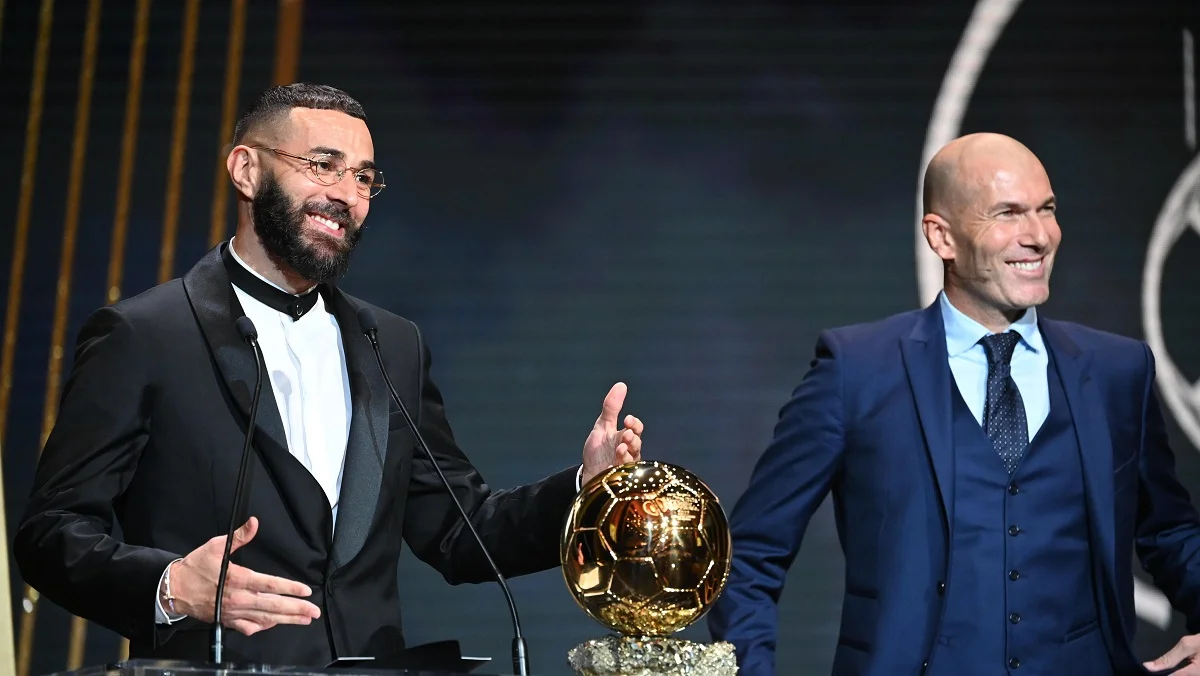 Зідан вручив Бензема "Золотий м'яч" / Twitter Ballon d'Or