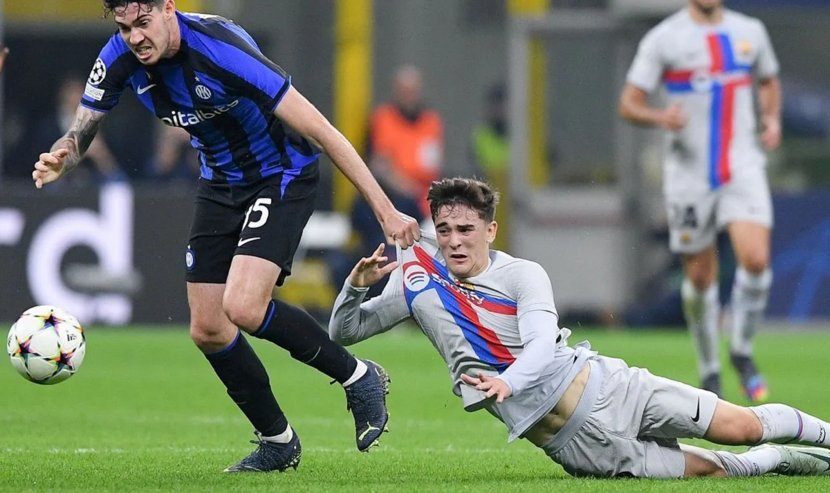 Гаві (праворуч)