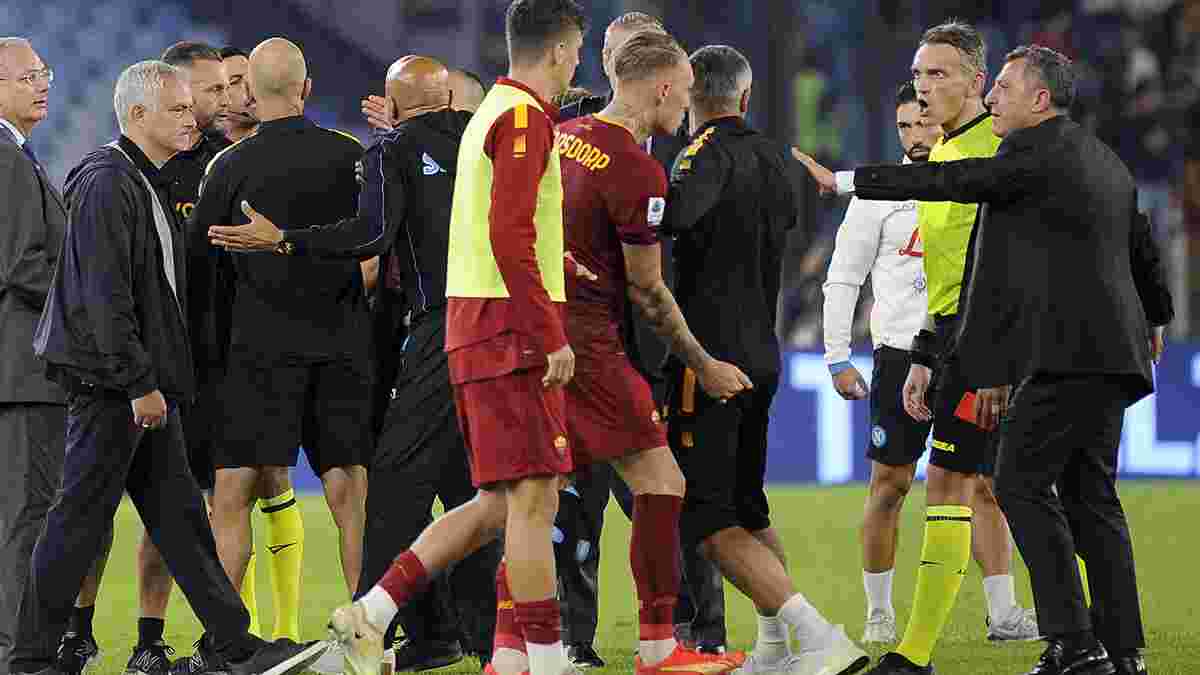 Игрок Ромы грубо оттолкнул арбитра после матча с Наполи и избежал дисквалификации – видео