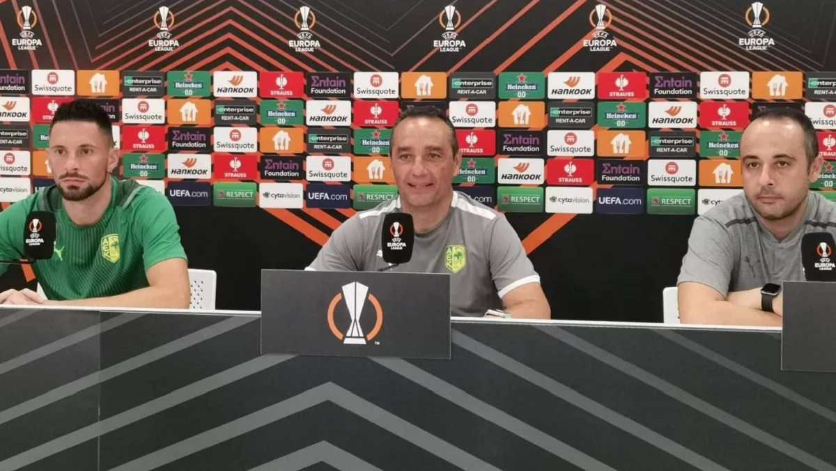 Хосе Луїс Ольтра (посередині) / Динамо Київ