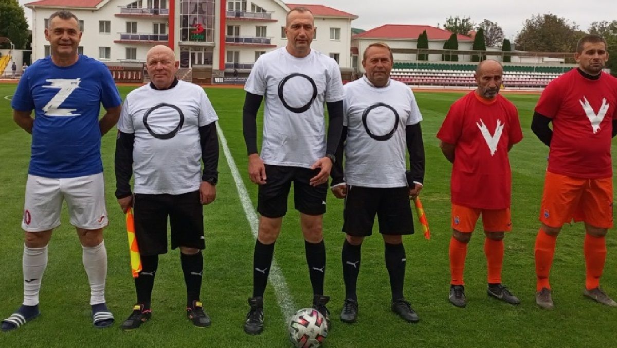 Олександр Гайдаш (перший ліворуч) / ТСК-Таврія