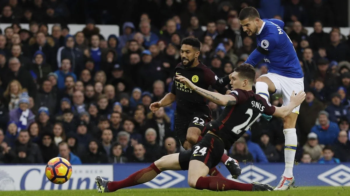 Кевин Миральяс в Эвертоне / Getty Images