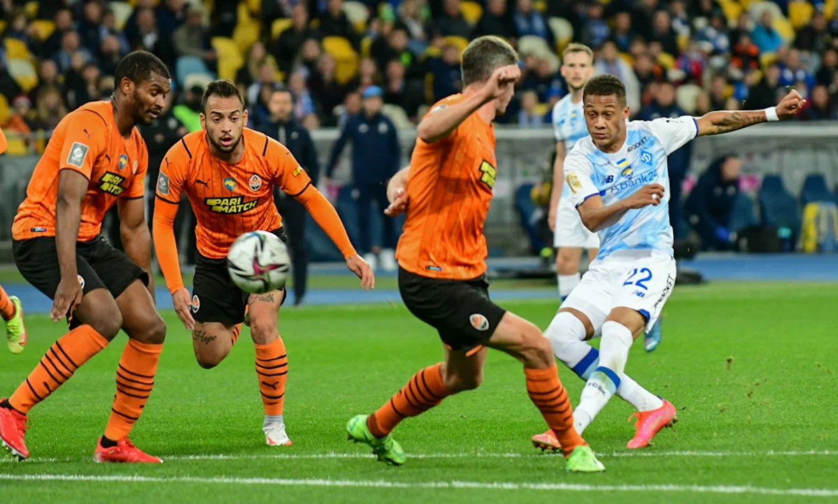 Майкон (в центре) / Сайт Шахтера