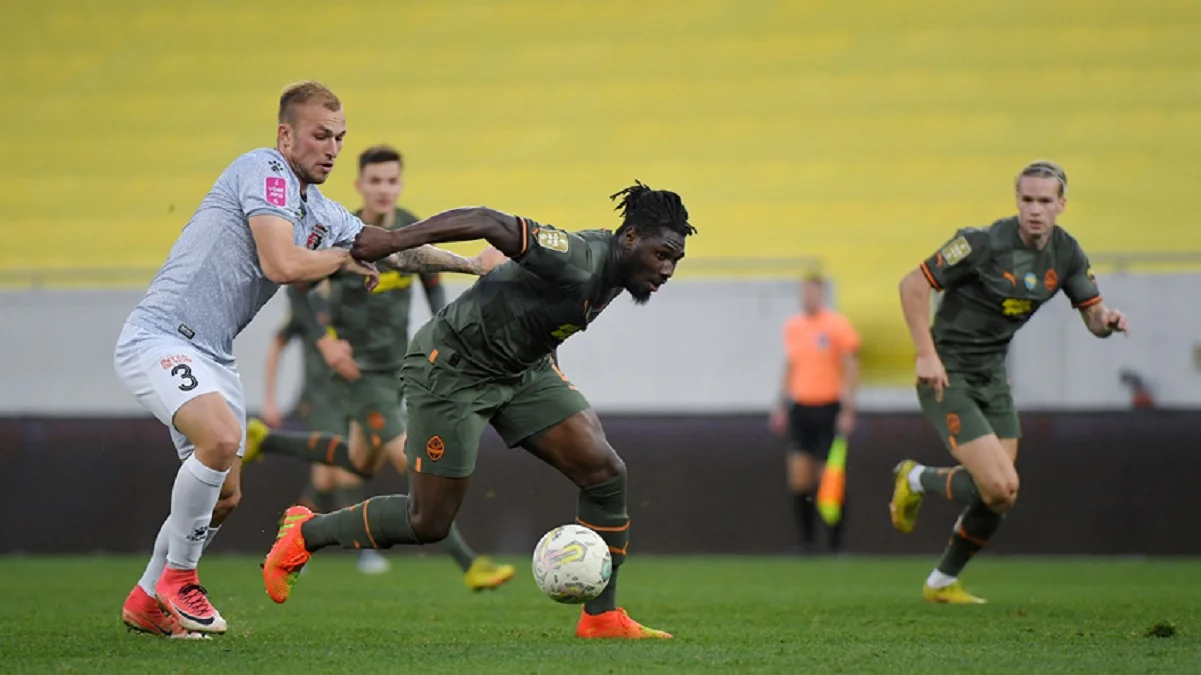 Лассина Траоре – одна из целей Де Дзерби / Сайт Шахтера