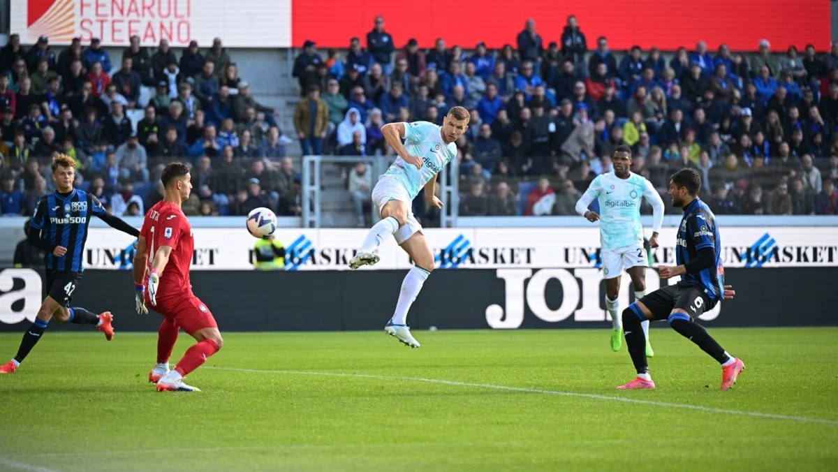 Едін Джеко забиває Аталанті / фото: ФК Інтер